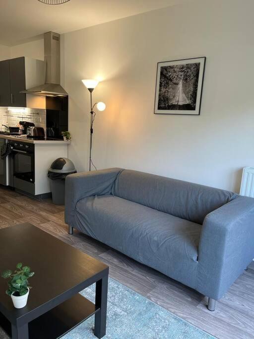 Appartement F2 de haut standing en hypercentre avec jardin privé à 270 m de la Gare de MANTES ! Exterior foto
