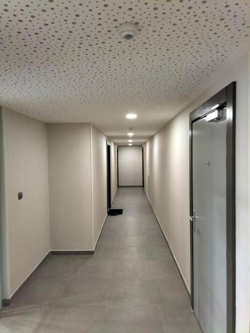 Appartement F2 de haut standing en hypercentre avec jardin privé à 270 m de la Gare de MANTES ! Exterior foto