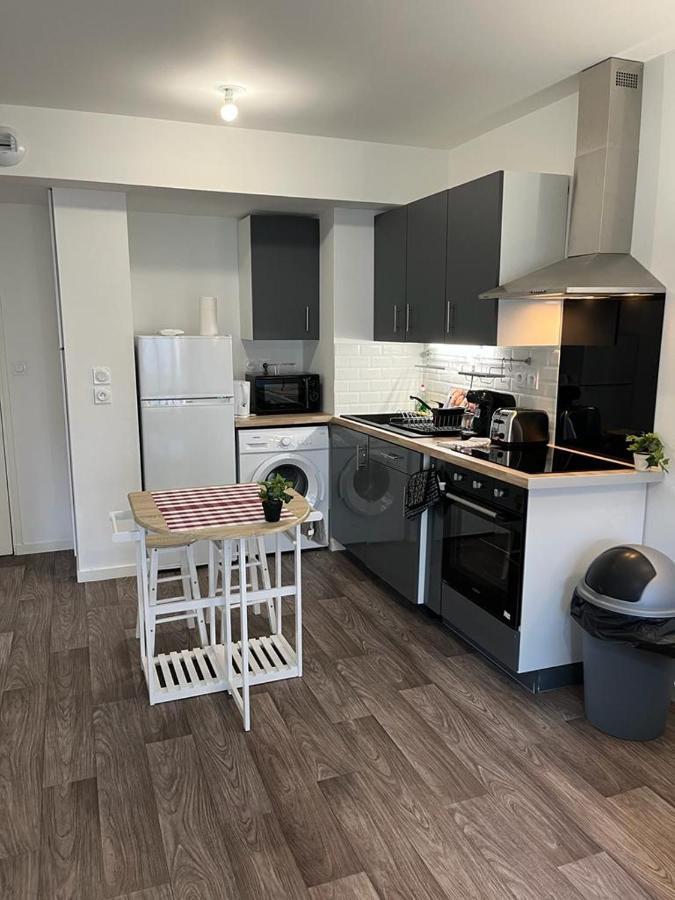 Appartement F2 de haut standing en hypercentre avec jardin privé à 270 m de la Gare de MANTES ! Exterior foto